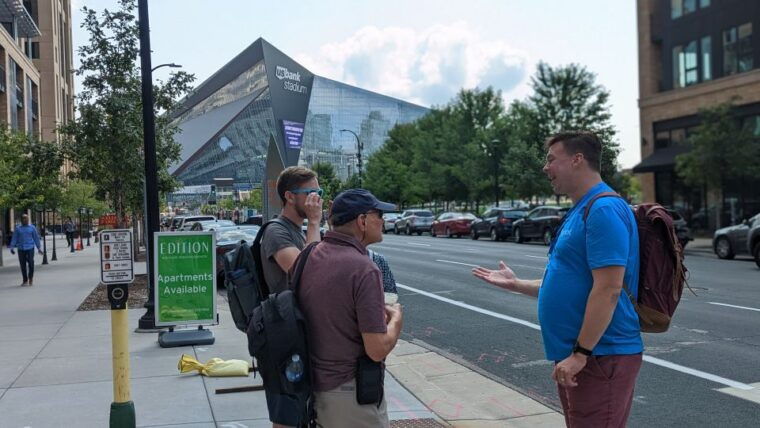 minneapolis-skyway-walking-tour-with-drinks