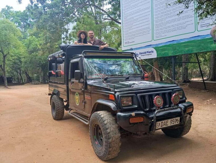 minneriya-half-day-morning-or-evening-jeep-safari