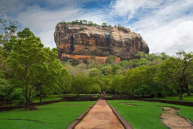 Minneriya National Park ( All Inclusive ) and Sigiriya Day Excursion - Exploring the Itinerary: What to Expect