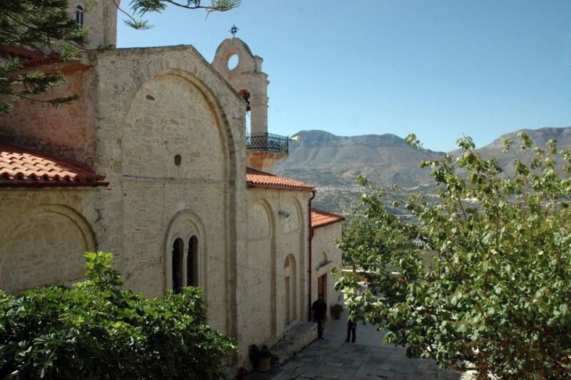 Minoan Luxuries: Ancient Palaces, Messara Wineries & Matala - Who Is This Tour Best For?  