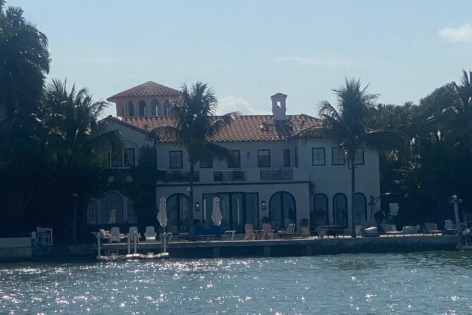 minutes-sunset-biscayne-bay-and-south-beach-cruise