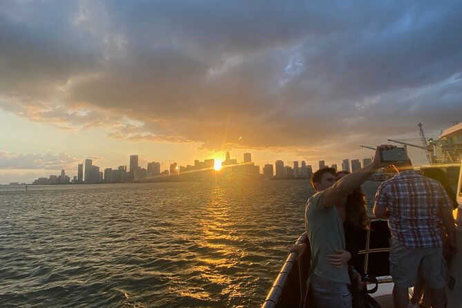 minutes-sunset-biscayne-bay-and-south-beach-cruise