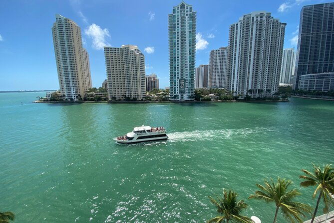 minutes-sunset-biscayne-bay-and-south-beach-cruise