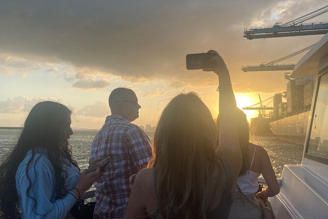 minutes-sunset-biscayne-bay-and-south-beach-cruise