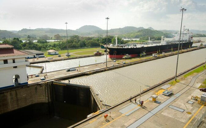 miraflores-canal-locks-and-casco-viejo-highlights-walking-tour