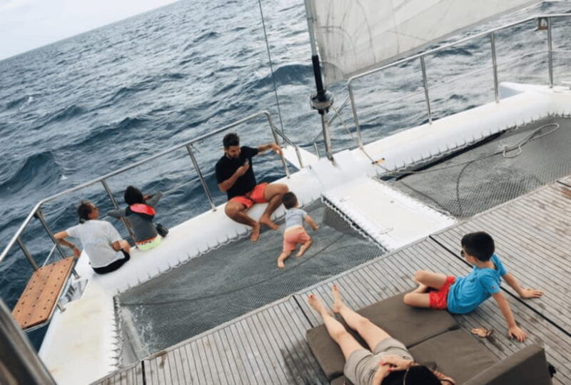 mirissa-luxury-sailing-boat-dolphin-and-whale-watching