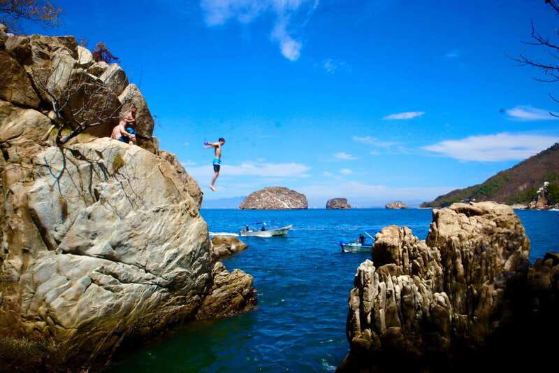 mismaloya-snorkeling-cliff-jumping-and-beach-tour