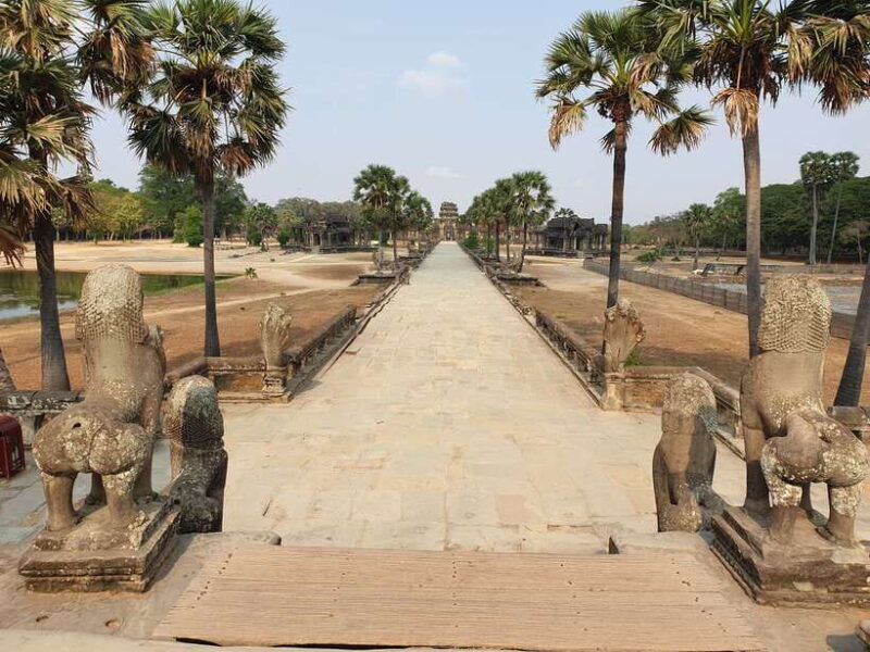 mixture-of-temples-and-waterfall