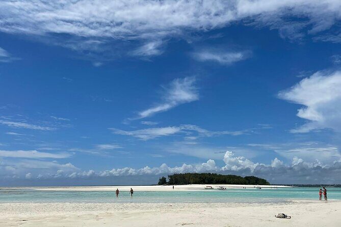 Mnemba Island Dolphin Tour and Stonetown Walking Tour - The Charm of Stone Town