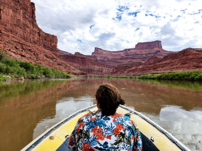 moab-calm-water-cruise-in-inflatable-boat-on-colorado-river