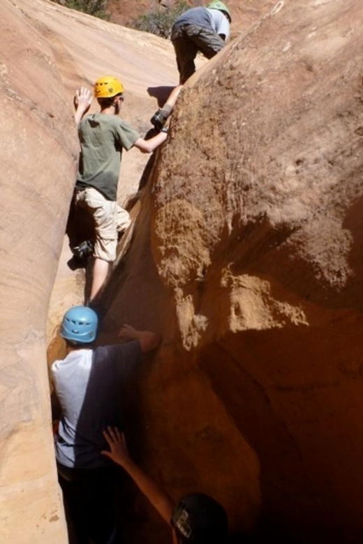 moab-chamisa-canyon-canyoneering-adventure