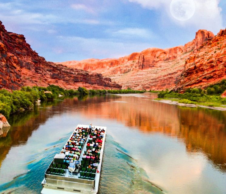 moab-colorado-river-dinner-cruise-with-music-and-light-show
