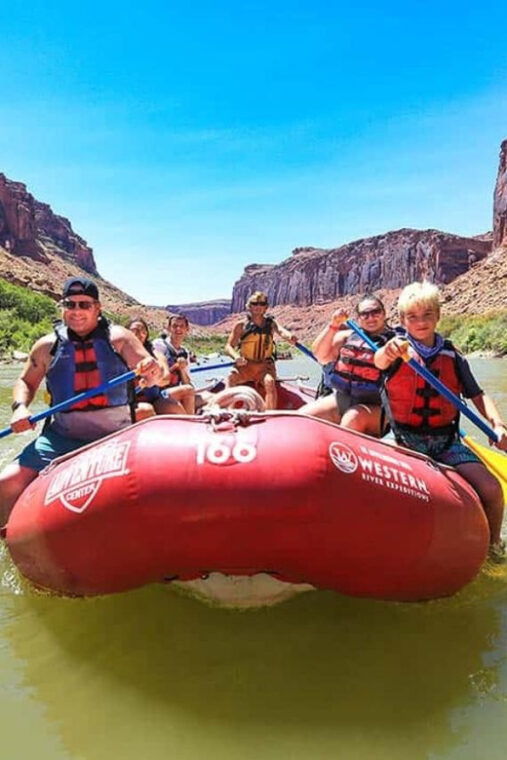 moab-colorado-river-mid-day-rafting-with-bbq-lunch