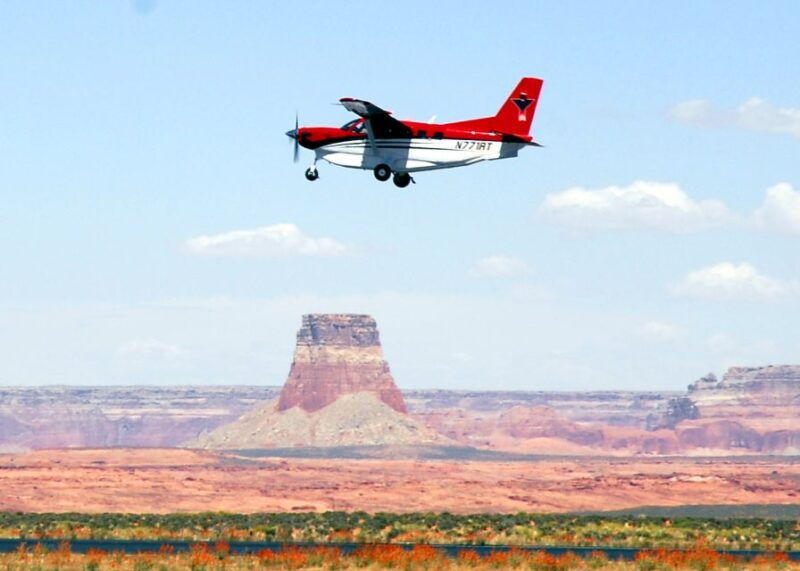 moab-monument-valley-canyonlands-airplane-combo-tour