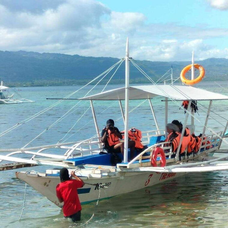 moalboal-island-hopping-adventure-kawasan-falls-excursion