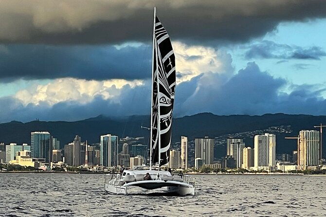 moanas-sunset-cocktail-sail-along-oahus-waikiki-coast