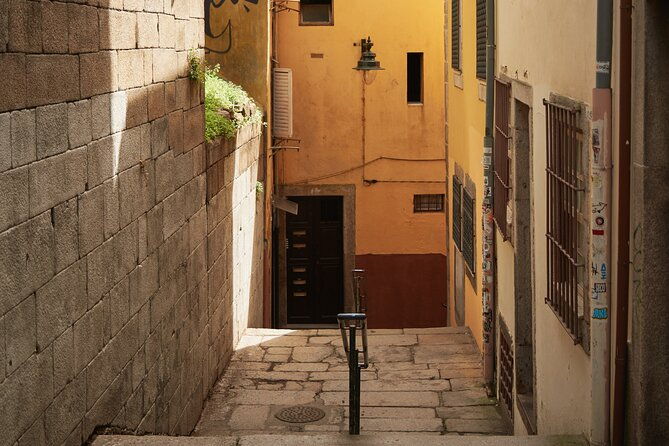 mobile-photography-through-porto-hidden-streets