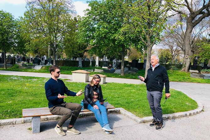 mobile-puzzle-rally-tour-at-the-vienna-central-cemetery