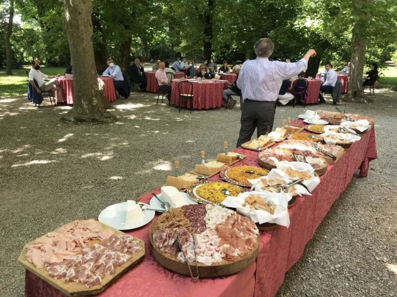 modena-balsamic-lunch-with-vinegar-cellar-tour-and-tasting