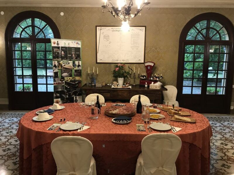 modena-balsamic-lunch-with-vinegar-cellar-tour-and-tasting