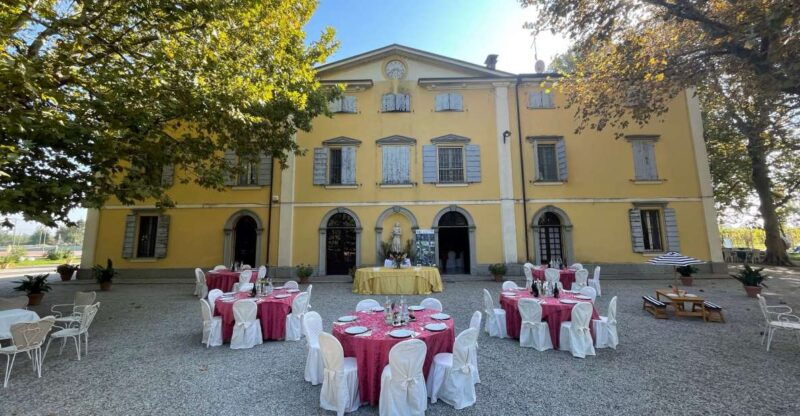 modena-balsamic-vinegar-cellar-tour-tasting-food-pairing