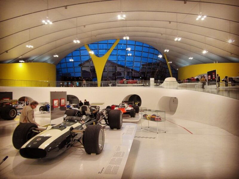 modena-discover-ferrari-museum-pavarotti-land