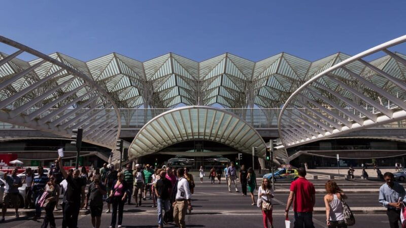 modern-lisbon-aboard-an-electric-tuk-tuk