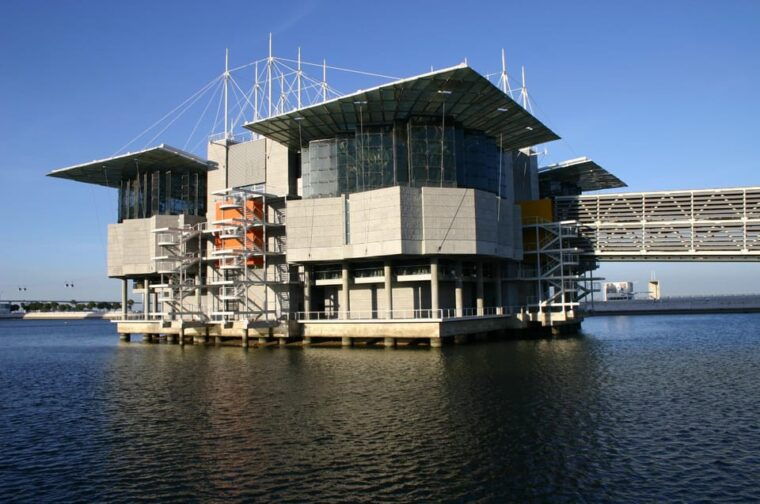 modern-lisbon-aboard-an-electric-tuk-tuk