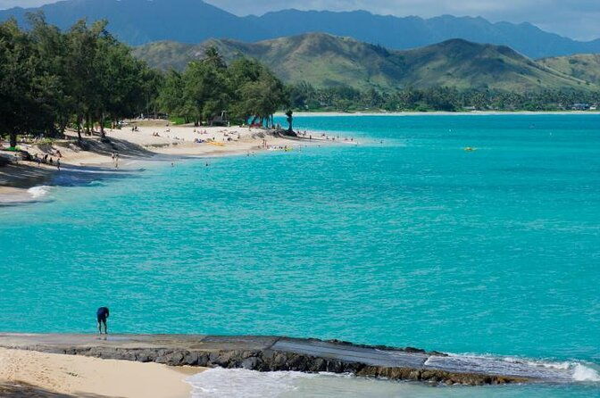 mokulua-islands-self-guided-kayak-adventure