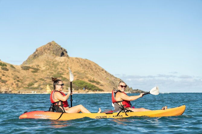mokulua-islands-self-guided-kayak-adventure