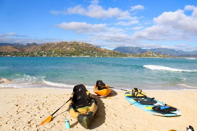 mokulua-islands-self-guided-kayak-adventure