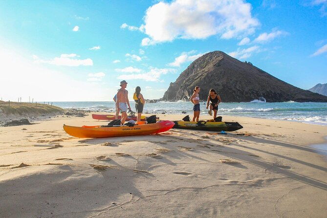 mokulua-islands-self-guided-kayak-adventure