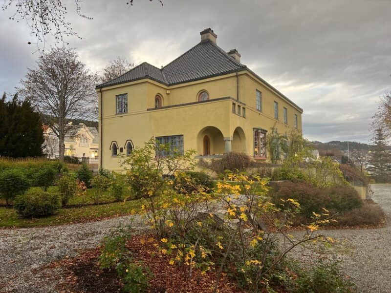 molde-2-hour-guided-city-walking-tour