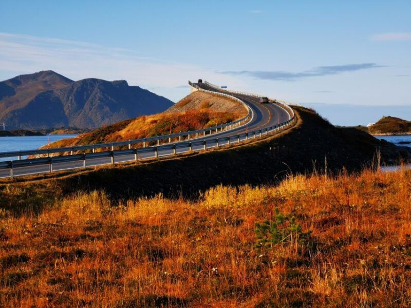 molde-atlantic-ocean-road-varden-audio-guide-bus-tour