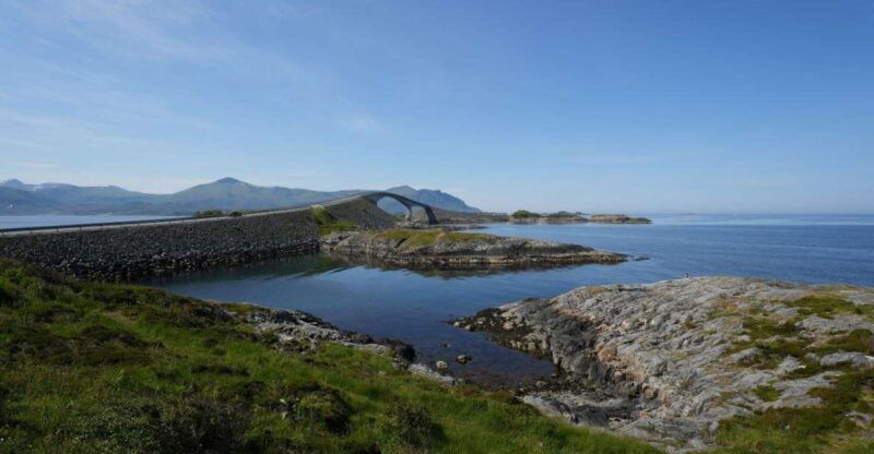 molde-atlantic-ocean-road-varden-audio-guide-bus-tour