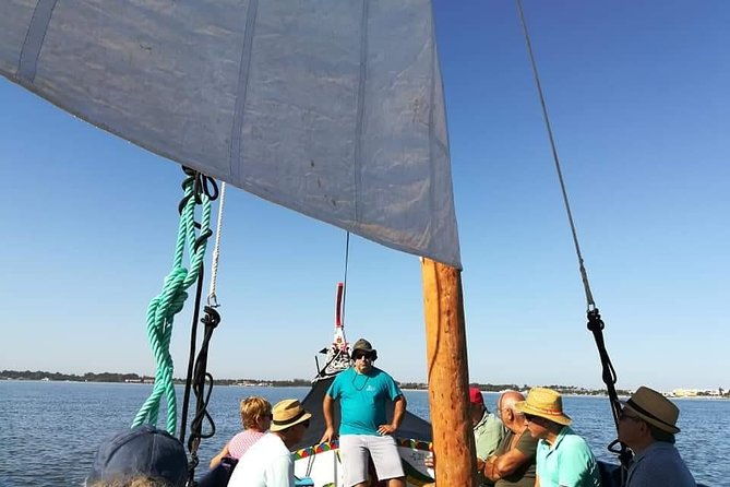 moliceiro-boat-tour-through-the-ria-de-aveiro-4