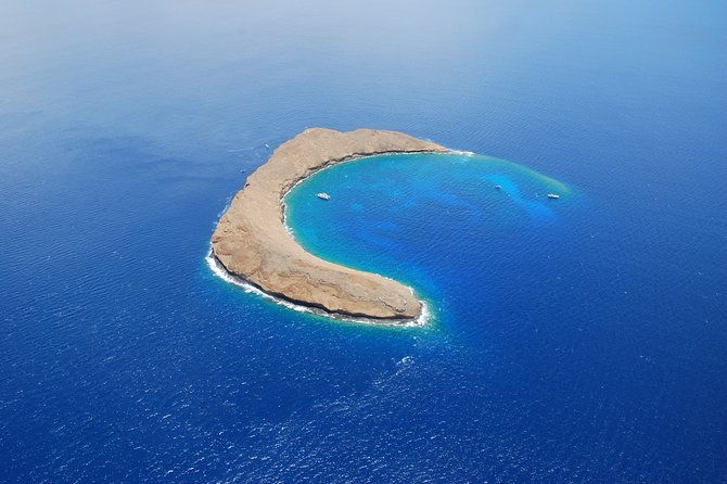 molokini-crater-snorkeling-adventure