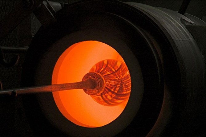 molten-glass-magic-glassblowing-class-private