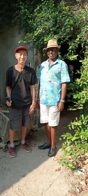 MOMBASA:FortJesus,OldTown,SpiceMarket, Shiva Temple DayTour. - The Experience and Group Dynamics