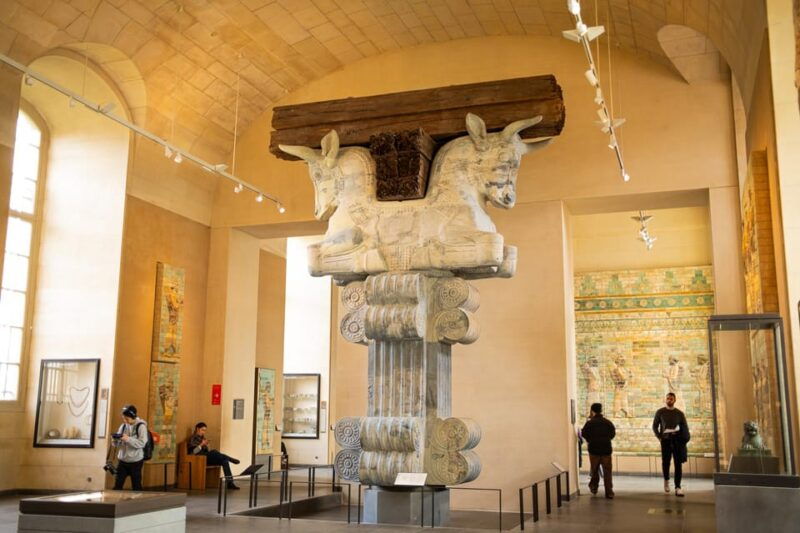 mona-lisa-treasures-6-people-max-louvre-experience