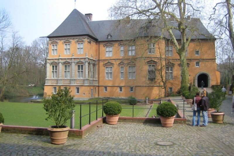 monchengladbach-castles-of-niederrhein-guided-segway-tour