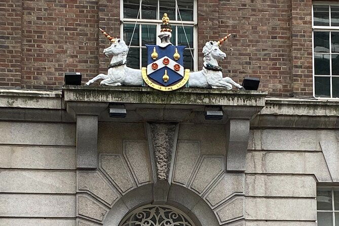 money-and-power-in-the-city-sightseeing-tour