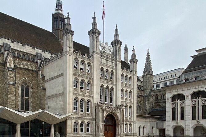 money-and-power-in-the-city-sightseeing-tour