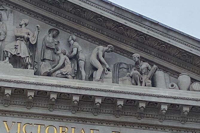 money-and-power-in-the-city-sightseeing-tour