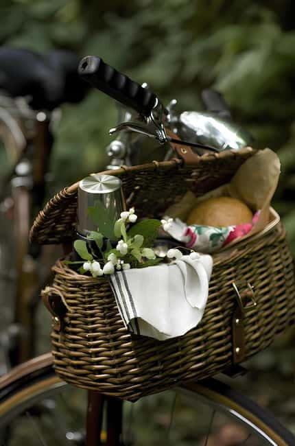 Monforte d'Alba: Picnic & Big Benches - The Itinerary: What to Expect