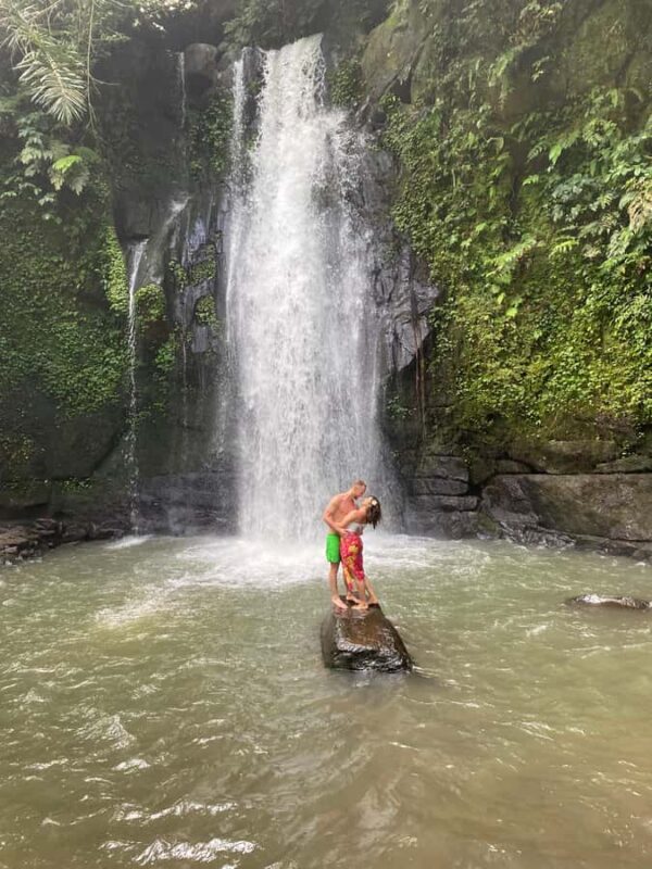 Monkey River, Ubud Market, Waterfall and Art Village - FAQ