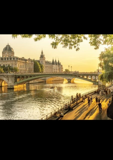 monmarte-walking-tour-french-perfumery-experience