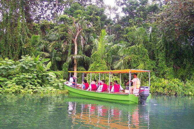 mono-island-and-panama-canal-trail-tour