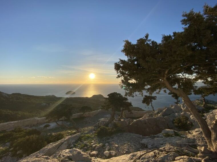monolithos-small-group-hike-and-sunset-at-monolithos-castle