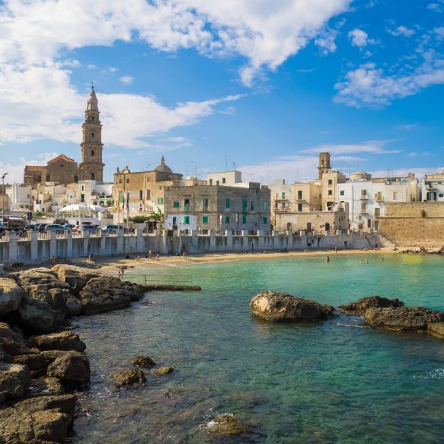 monopoli-city-highlights-walking-tour-with-tasting